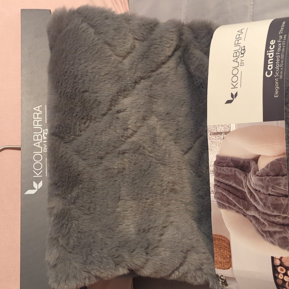 Kookaburra Throw by UGG